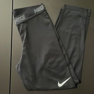 Nike Victory Training Capri Leggings